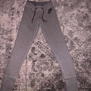Nike sweatpants-leggings